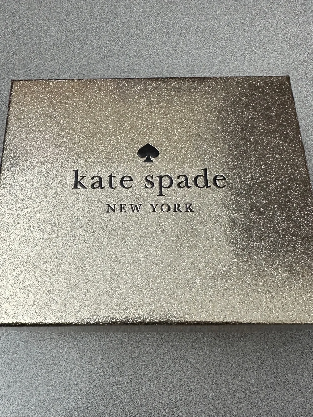 KATE SPADE | Boxed small glitter L-Zip Bifold Wallet